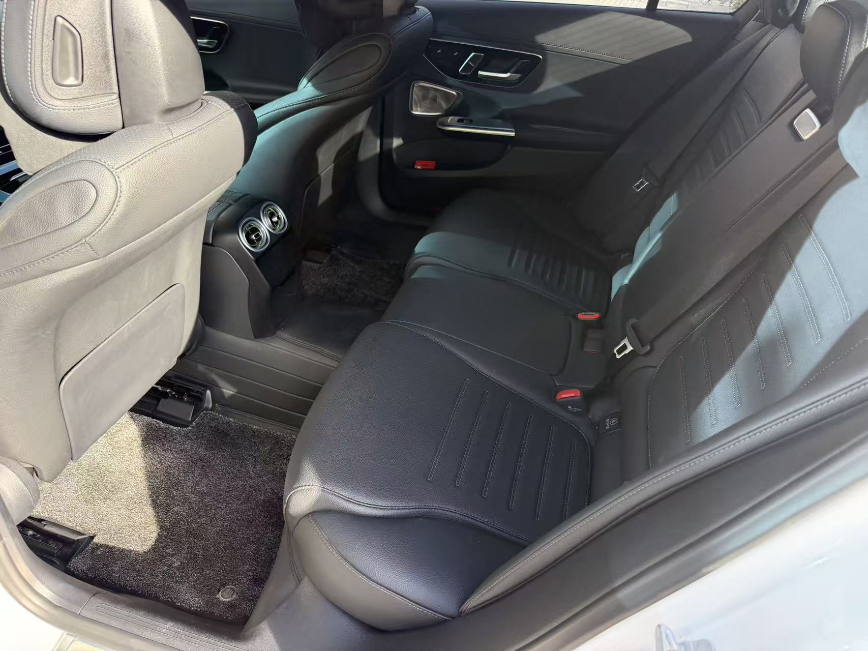26款奔驰C260L，2.0T排量运动版全款218000